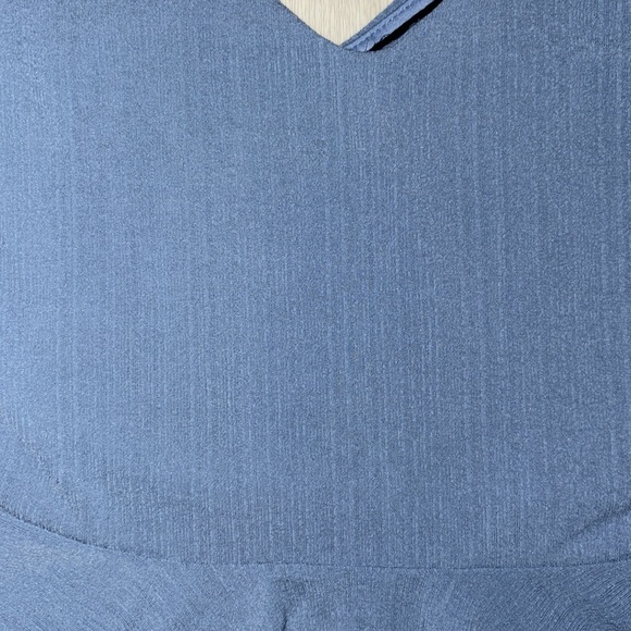 🛍Blue tank top semi dressy - Picture 2 of 2